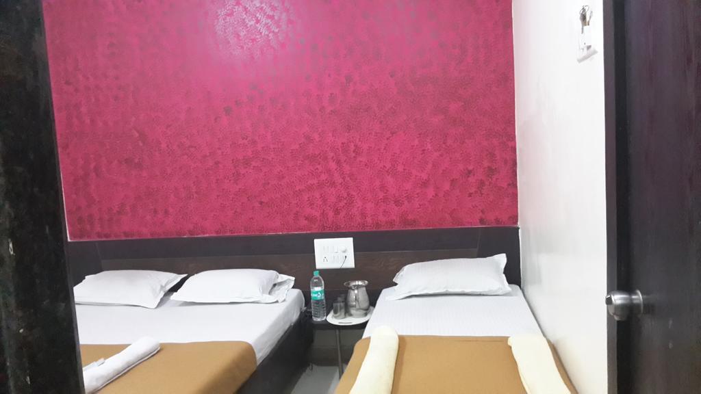 Hotel Sai Galaxy Inn シルディ エクステリア 写真