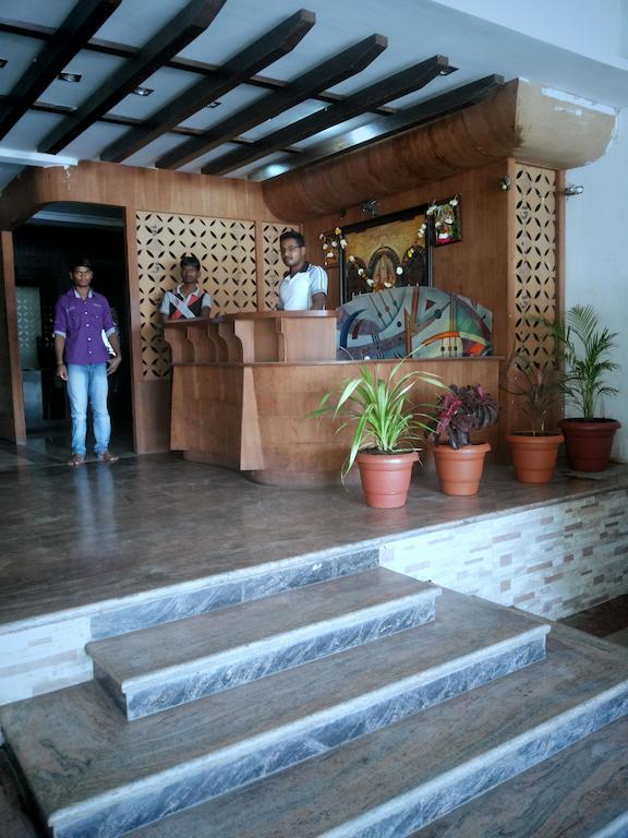 Hotel Sai Galaxy Inn シルディ エクステリア 写真